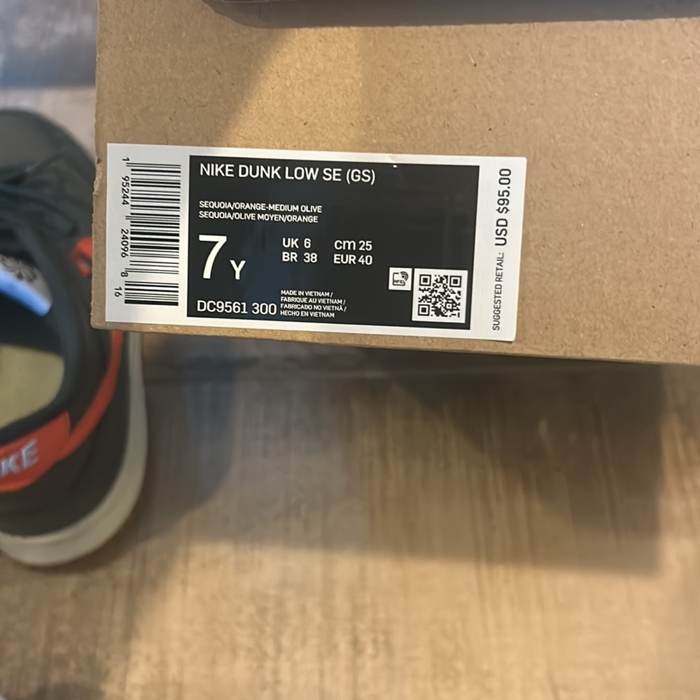 Nike Dunks - Picture 8 of 8
